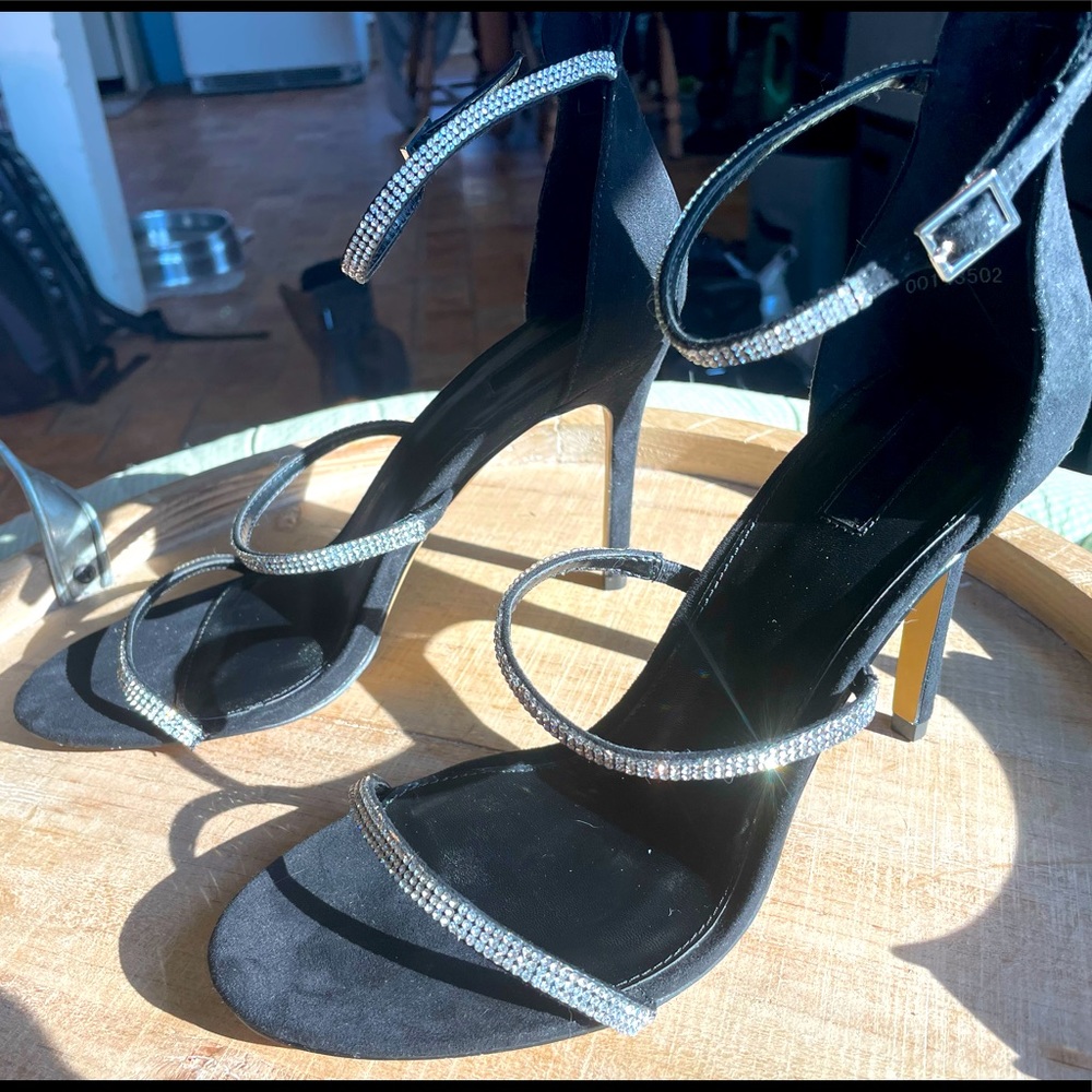 Forever 21 Black Rhinestone Strappy Stiletto Heels Size 8.5